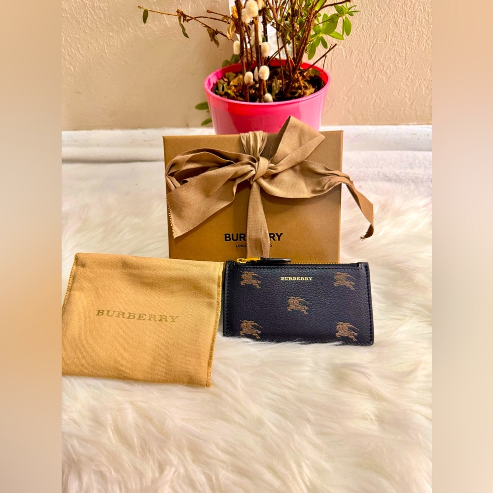 Like New Burberry Card Holder/ small wallet